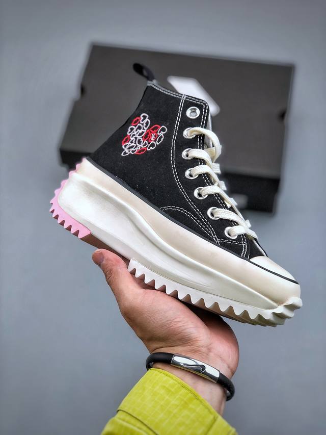 Converse Run Star Hike 松糕鞋 情人节限定系列 摊牌了 匡威这双情人节真的是细节满满的一双限定系列鞋款 厚底设计 具有增高效果 视觉上呈现