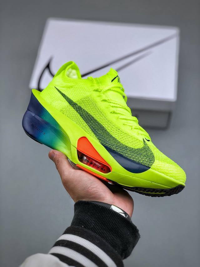 Nike Air Zoom Alphafly Next% 马拉松气垫跑鞋 Zd3555- 中底前掌两个相邻的 Zoom Air 气垫单搭配 Zoomx 泡棉 满