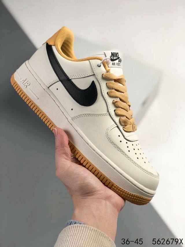 真标带半码 耐克nike Air Force 1 Low 空军一号 低帮百搭休闲运动板鞋 柔软 弹性十足的缓震性能和出色的中底设计 横跨复古与现代的外型结合 造