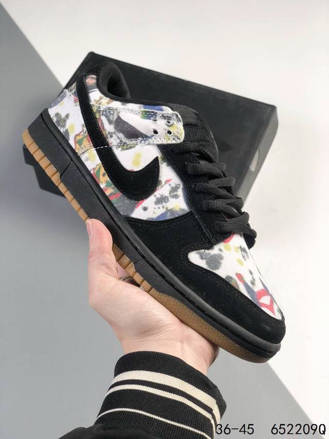 真标带半码 耐克nike Sb Dunk Low 涂鸦色 复古低帮休闲运动滑板板鞋 采用脚感柔软舒适zoomair气垫 有效吸收滑板等极限运动在落地时带来的冲击