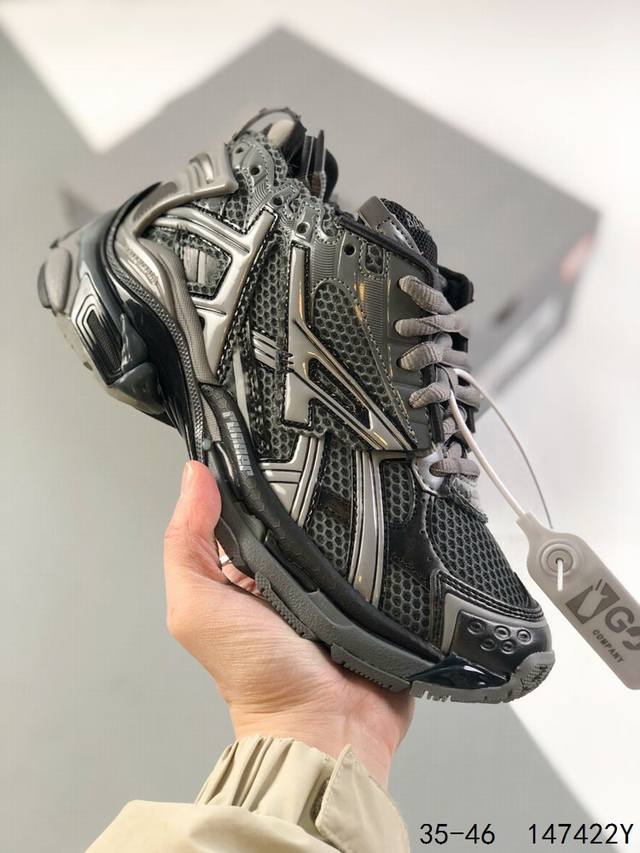 巴黎世家老爹鞋 解构主义完美诠释潮流新时尚balenciaga Triple-S Sneaker 时装复古厚底 姥爷鞋 正确字体粗细 位置 大小 正确侧边tpu