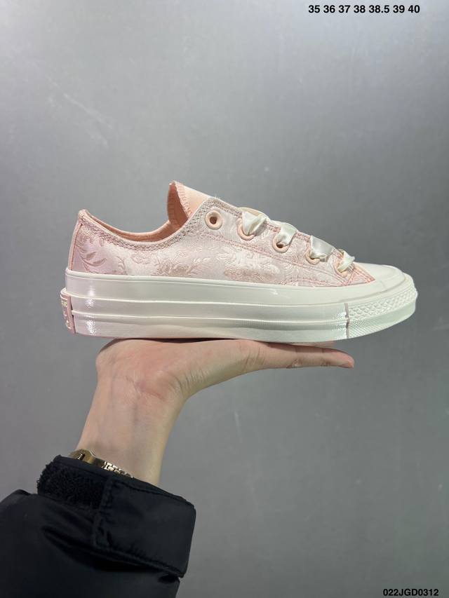 匡威 1970S 帆布 黑白色 香紫芋色 高灰级色 海色蓝军 #Converse 1970S 高帮2020年新全季冬加绒纯色来了此次全新绒加70S依旧采用经典7