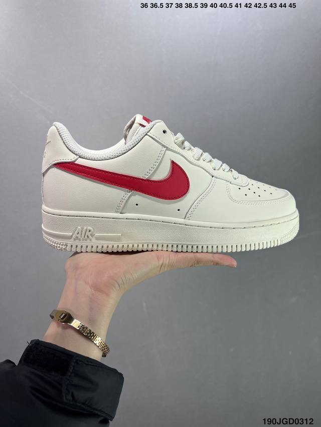 公司级air Force 1 Low 原装级别 原楦头原纸板 打造纯正空军版型专注外贸渠道 全掌内置蜂窝气垫 原盒配件 原厂中底钢印 拉帮完美 货号 31512