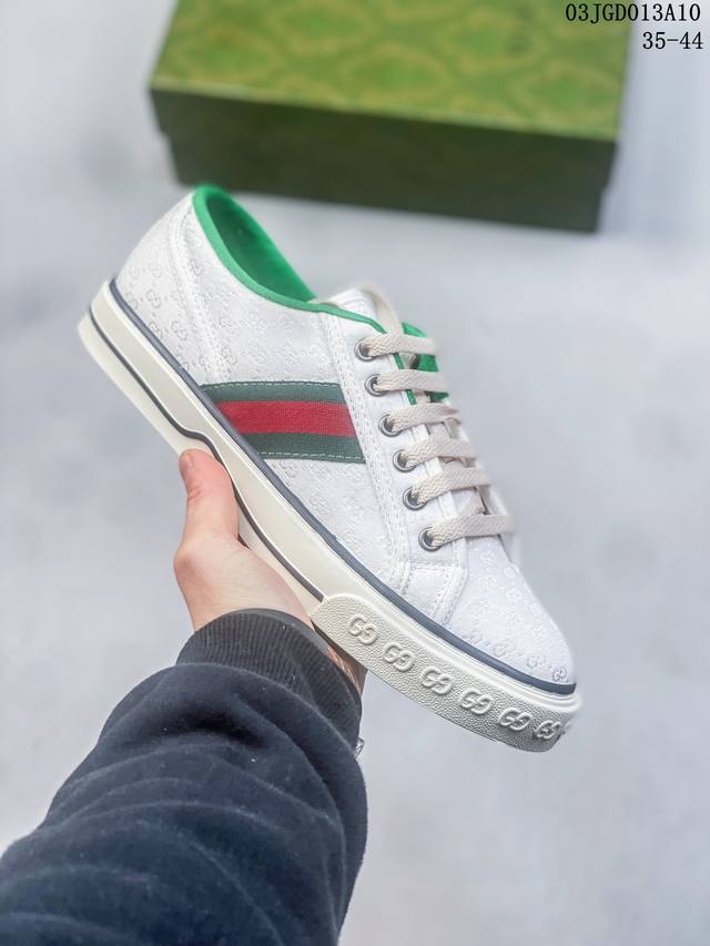 Gucci 古奇 小白鞋 古驰奢侈品女运动板鞋 休闲鞋子 Gucci Tennis 1977老花鞋 经典耐穿 复古感满满的gucci老花鞋老花满印板鞋 生胶底