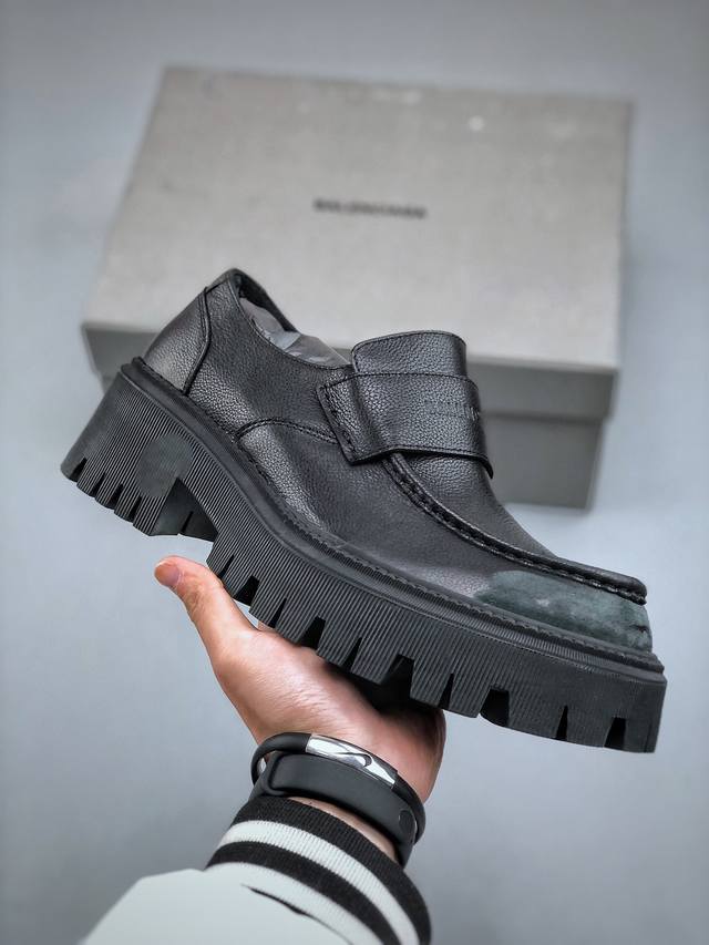 纯原 巴黎世家balenciaga Tractor 厚底马丁靴休闲乐福鞋 独家现货 私模开发 头层硬牛皮工艺 质感拉满 低帮鞋舌印花字母乐福鞋 彰显个性 尺码