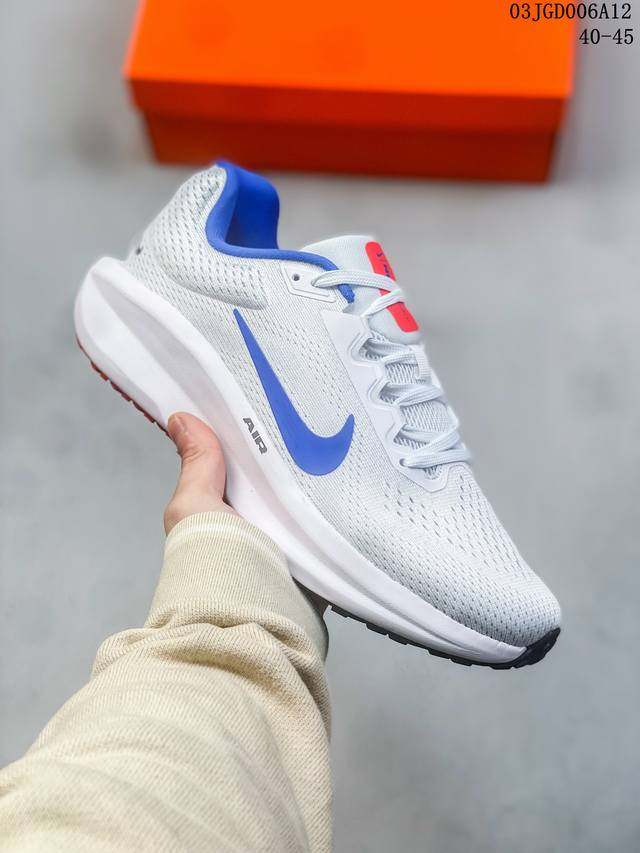 公司级 耐克 Nike 耐克 Zoom Winflo 11 登月11代 气垫减震飞线透气运动跑步鞋 鞋面在前足部位采用半透明设计结合内层打孔细节 透气舒适 Fl