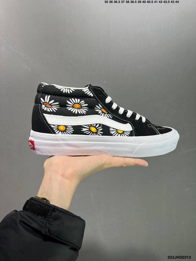 Vans Tdc Sk8-Mid Reissue 83 Mg 2024 春夏季 限定款 最纯正的vans街头风格配上标志性 日式设计审美 系列通过不同的材质拼接