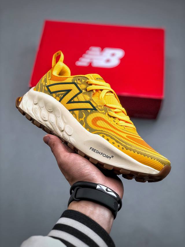 New Balance Nb 男鞋rc Elite系列mprmxcf1马拉松专业竞速碳板跑步鞋 搭载全新升级的全脚掌 Fuelcell科技中底 其优秀的疾速回弹