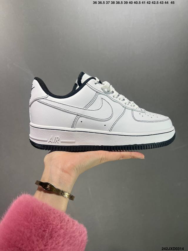 公司级 耐克nike Air Force 1 Low 空军一号低帮百搭休闲运动板鞋 柔软 弹性十足的缓震性能和出色的中底设计 横跨复古与现代的外型结合 造就出风