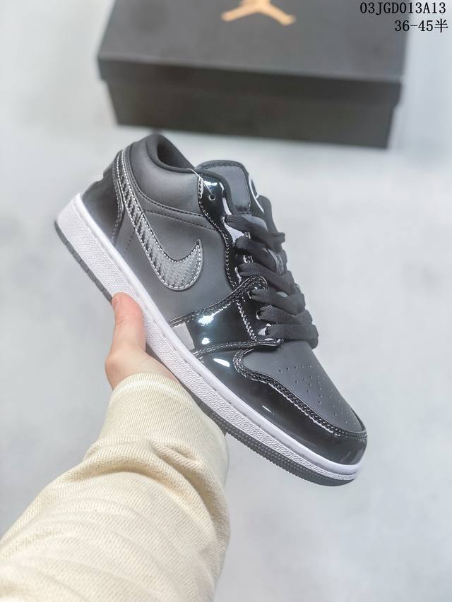 真标带半码 乔丹air Jordan 1 Low Aj1 Wh 乔1 低帮复古文化休闲运动篮球鞋 凭借出色的性能和吸睛的外观 Air Jordan直是风球场和街