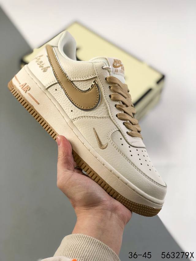 公司级真标带半码 耐克nike Air Force 1 Low 空军一号 低帮百搭休闲运动板鞋 柔软 弹性十足的缓震性能和出色的中底设计 横跨复古与现代的外型结