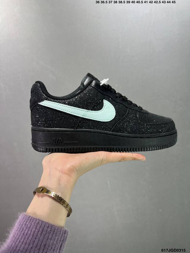 Nike Air Force1 #原楦头原纸板 打造纯正空军版型#专注外贸渠道 全掌内置蜂窝气垫 #原盒配件 原厂中底钢印 拉帮完美 货号:Cw2288-111