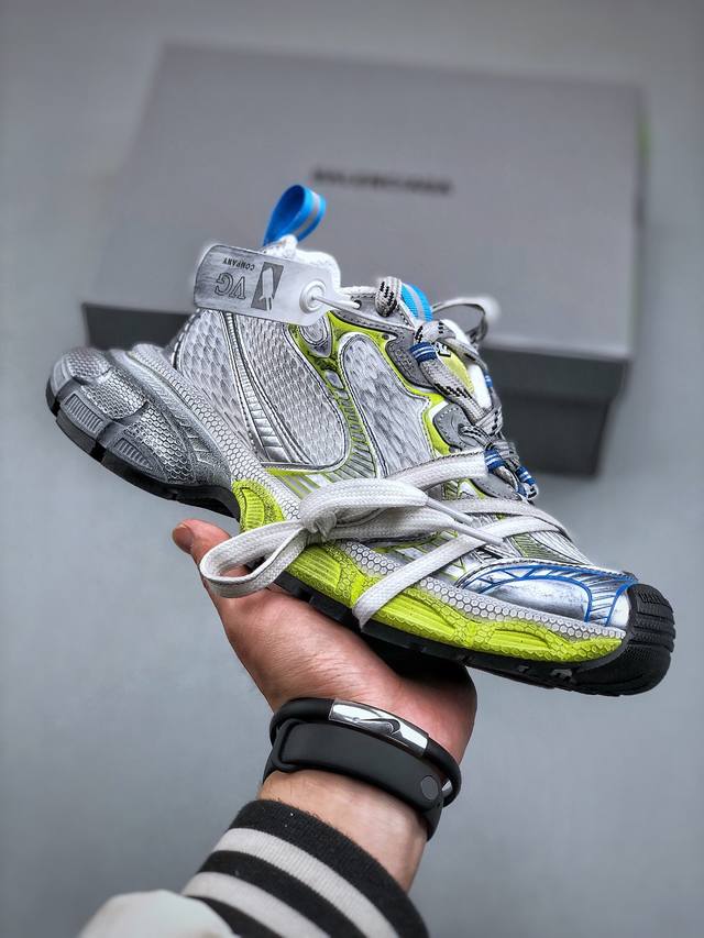 Balenciaga 3Xl 巴黎世家10代 做旧老爹鞋原原档案开发 原盒原标 原厂组合底开模 采用原厂材料 拼接式鞋面 侧面配金属质感感网眼布 内面配有额外金