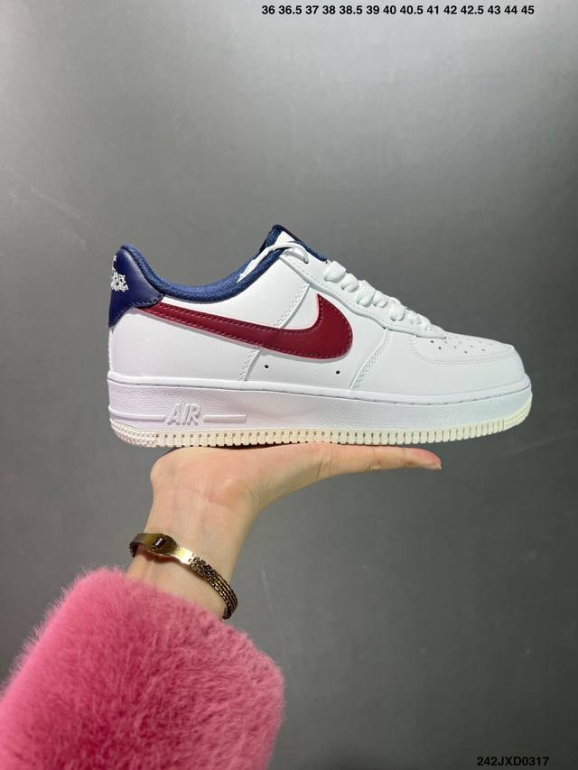 公司级耐克nike Air Force 1 Low 空军一号低帮百搭休闲运动板鞋 柔软 弹性十足的缓震性能和出色的中底设计 横跨复古与现代的外型结合 造就出风靡