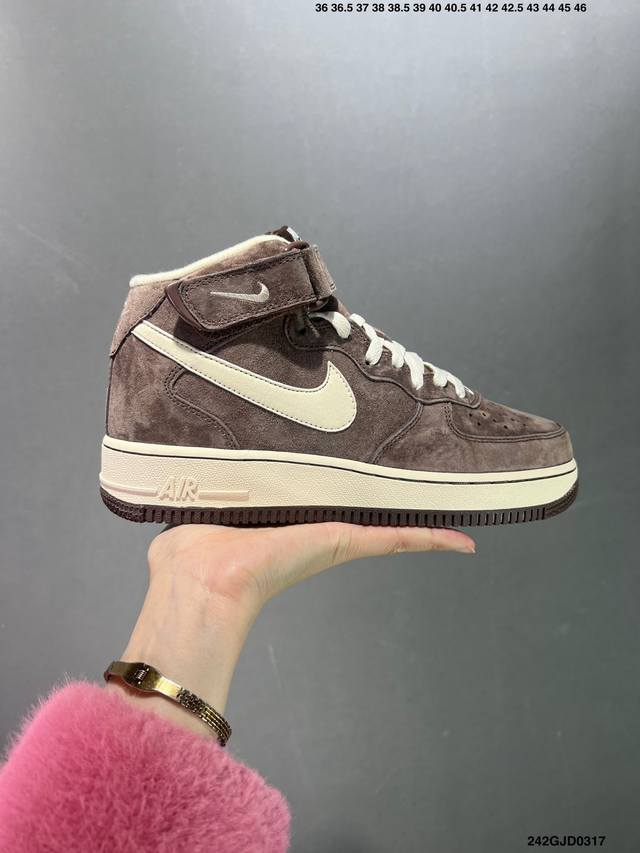 公司级nike Air Force 1 Mid 07 Qs 棕色 #原楦头原纸板 打造纯正空军版型 #专注外贸渠道 全掌内置蜂窝气垫 #原盒配件 原厂中底钢印