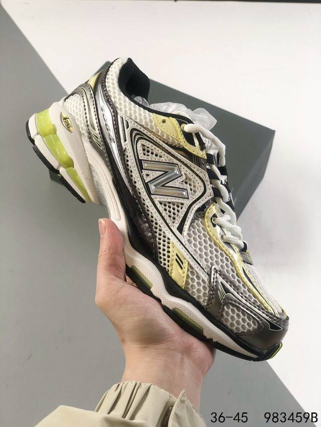 公司级真标带半码 新百伦 New Balance Nb1064 全鞋身以灰白的网格布作为基地 在细节部分以银色的皮革作为辅助添加 流线感很强 很多朋友会注意到一