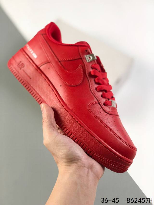 真标带半码 耐克nike Air Force 1 Low 空军一号 低帮百搭休闲运动板鞋 柔软 弹性十足的缓震性能和出色的中底设计 横跨复古与现代的外型结合 造