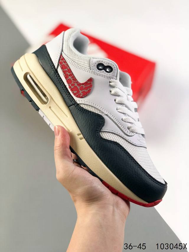 公司级真标带半码 耐克 Nike Air Max 1 初代复古气垫慢跑鞋 由tinker Hatfeld和mark Parker在1987年设计 灵感来自于巴黎