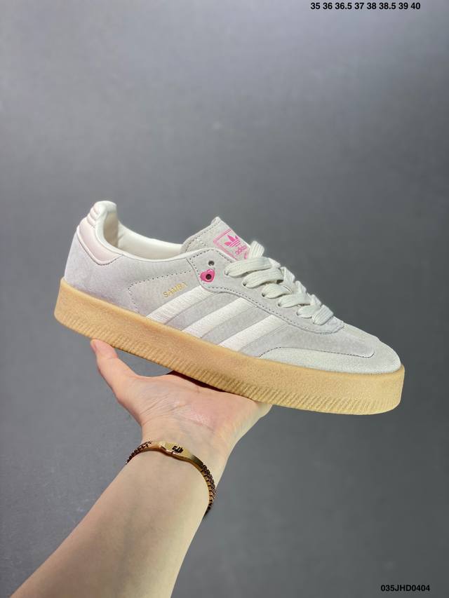 公司级adidas Originals Samba W 百搭单品 Adidas Originals Samba 诞生于上世纪 50 年代 最早从传奇的室内足球鞋