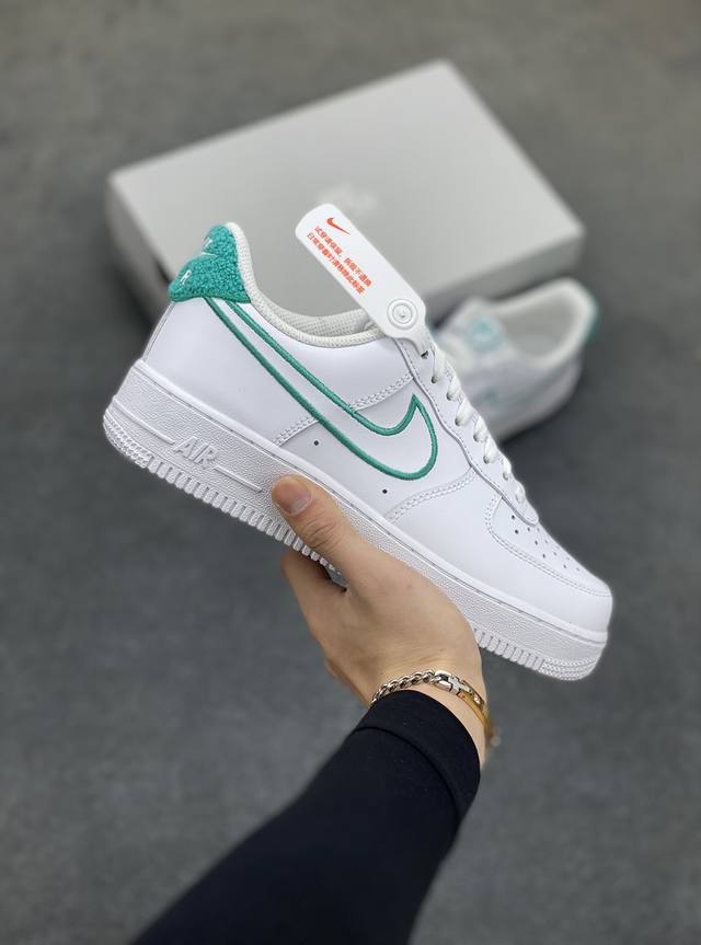 Air Force 1 '07 Low 白绿勾 原楦头原纸板 打造纯正空军版型 #专注外贸渠道 全掌内置蜂窝气垫 #原盒配件 原厂中底钢印 拉帮完美 官方同步上