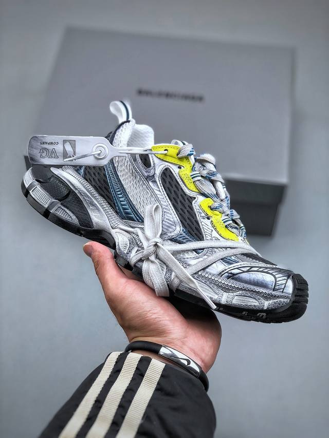 Balenciaga 3Xl 巴黎世家10代 做旧老爹鞋原原档案开发 原盒原标 原厂组合底开模 采用原厂材料 拼接式鞋面 侧面配金属质感感网眼布 内面配有额外金