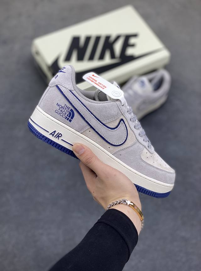 海外限量发售 公司级nike Air Force 1 '07 Low 北面联名--米灰蓝猪八 空军一号 低帮 运动鞋 休闲鞋 折边针车 工艺难度大 原楦头原纸板