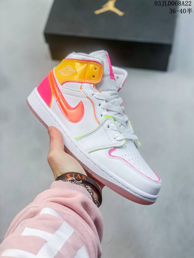 头层公司级真标带半码 耐克nike Air Jordan 1 Mid Aj1 乔1代 乔丹一代中帮经典复古文化休闲运动篮球鞋采用荔枝纹头层皮与牛剖革鞋面材质#中