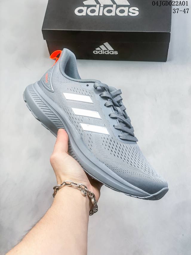 阿迪达斯adidas Novafvse X 透气跑步鞋 采用拉针伸织鞋面 完美贴足合形 使用cloudfoam中底和底外技术 有效保缓障震性 Fz5635 码数