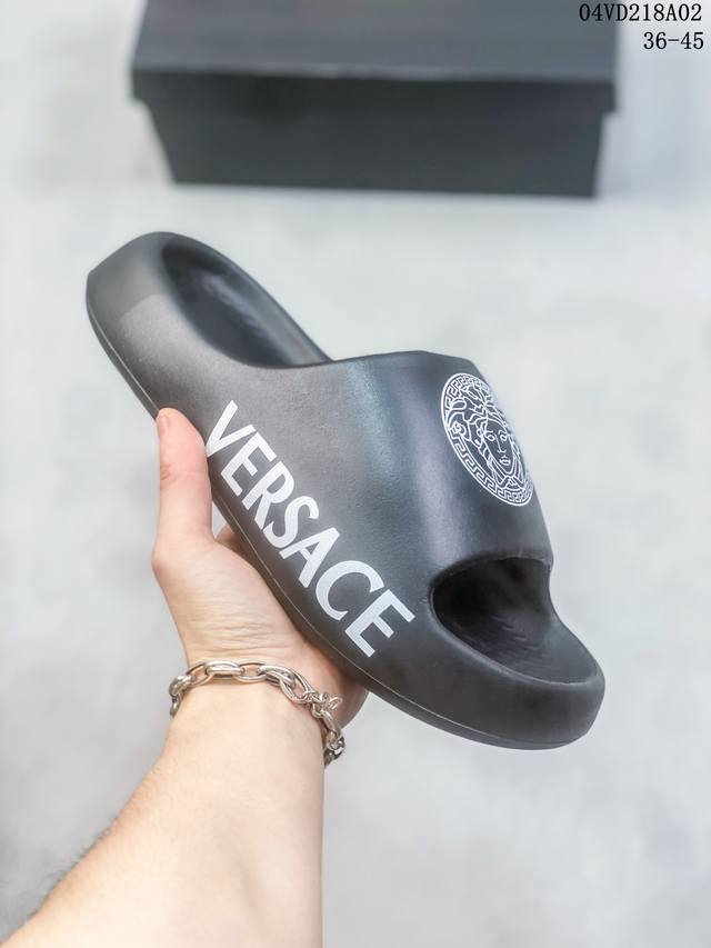 Versace 范思哲露趾休闲拖鞋 涂鸦限定沙滩鞋 Size:40-45码 04Vd218A02