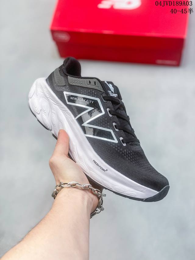 新百伦 New Balance Nb 男士运动鞋rc Elite系列 马拉松专业竞速碳板跑步鞋 搭载全新升级的全脚掌 Fuelcell科技中底 其优秀的疾速回弹