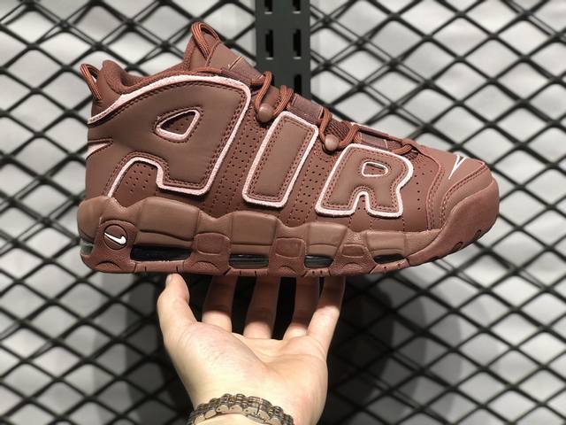 Nike Air More Uptempo 96 Og 皮蓬大air复古篮球鞋 Dv3466 以流行于街头的涂鸦文化为设计灵感 整体的设计风格夸张而充满魅力 厚