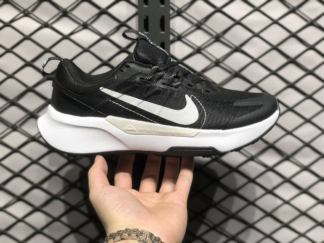 Nike Juniper Trail 2 耐克透气越野跑步鞋 Dm0822 001 #鞋面采用耐穿材料 结合鞋底强劲抓地设计 支撑力出众 为小径奔跑带来 平稳顺