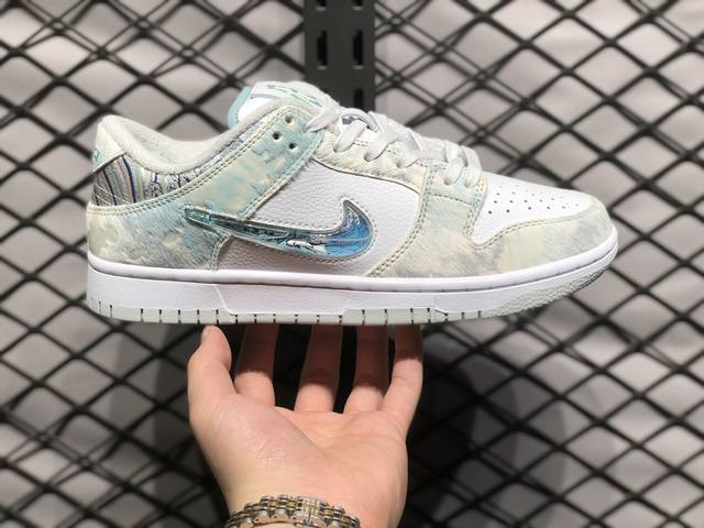 Nike Dunk 全套原楦原模倾力打造完美版型 独家原厂航空铝磨具打磨大底 鞋头坡度极致还原 无解鞋型 原盒原配 圈内天花板工艺 原厂冲刀 超高清洁度 全鞋零