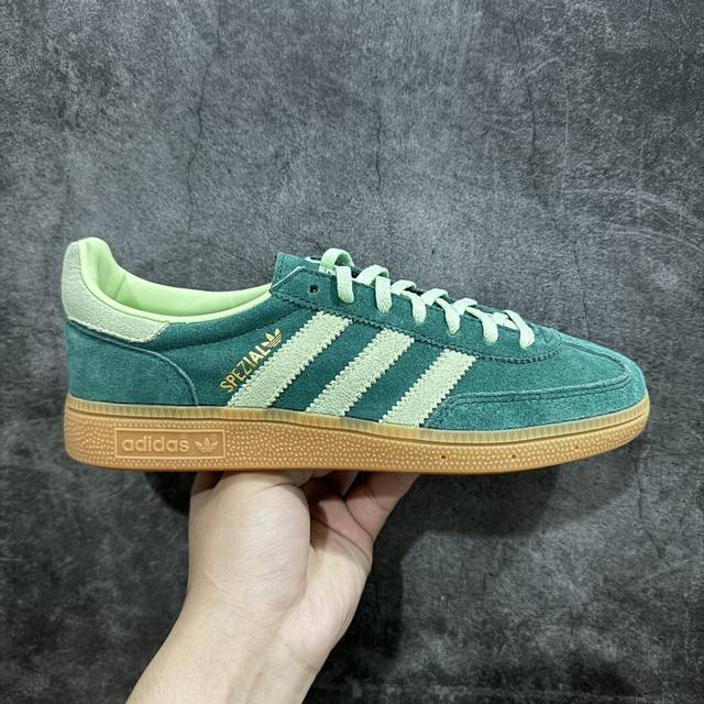 纯原版 Adidas Handball Spezial 阿迪达斯经典款反毛皮复古休闲板鞋 绿生胶 Ie5896 原厂原档案开发出品 皮料切割干净无任何毛边 鞋型