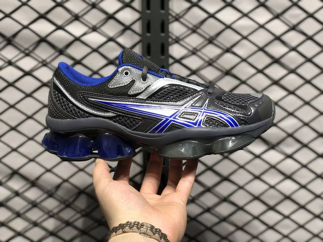 Asics Gel-Quantum Zientzia复古跑鞋 Asics 亚瑟士 是日本实业家鬼冢喜八郎创立的跑鞋运动品牌，名字 想法源自著名的拉丁谚语“Ani