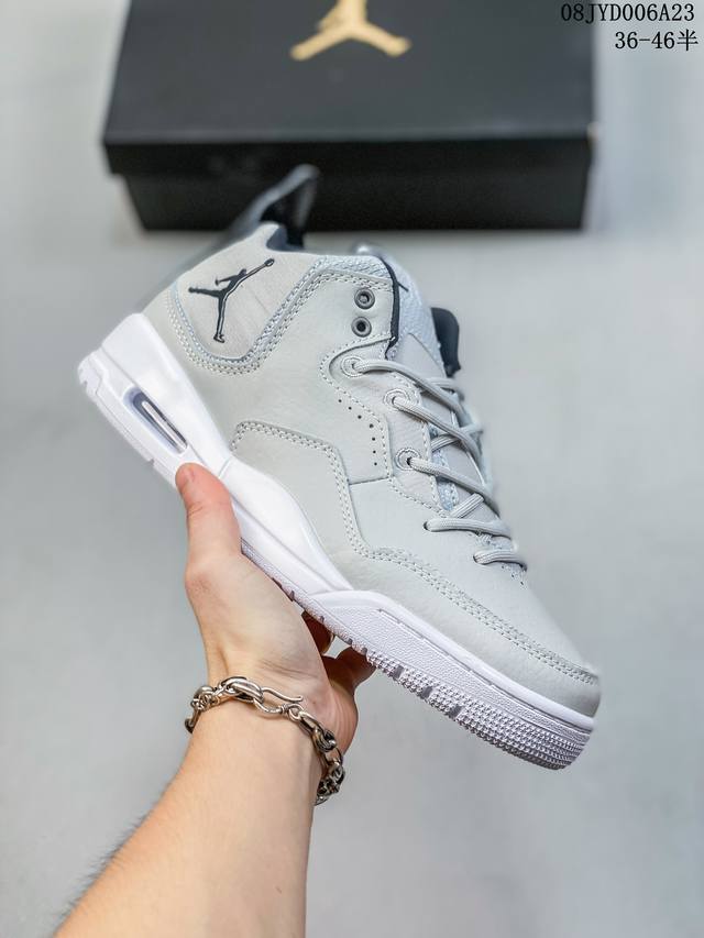 Air Jordan Courtside 23 黑白紫 Aj23 乔丹23代 Aj23 乔23 黑紫 小藤原浩 乔丹篮球鞋系列 整体采用黑白主色，搭配水晶大底，