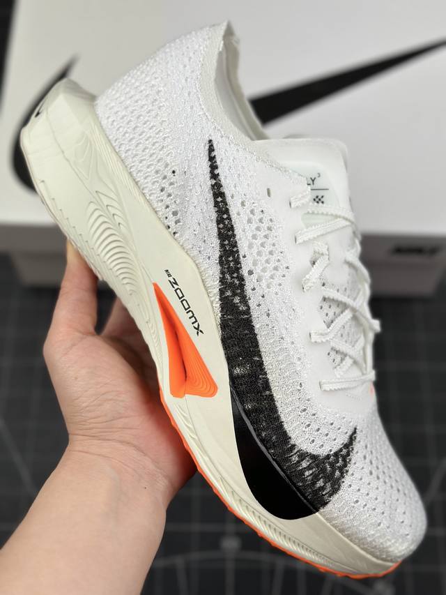 核心私 耐克nike Zoomx Vaporfly Next% 3 马拉松 泡棉超轻缓震运动慢跑鞋 采用全新vaporweave科技轻量网织半镂空轻薄透气鞋面