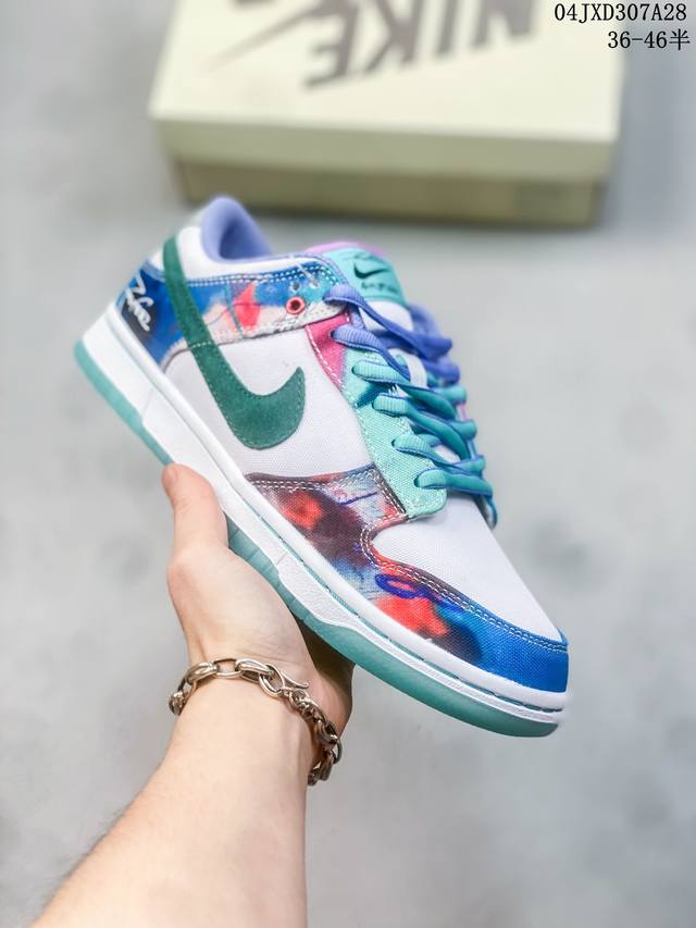 公司级带半码 耐克nike Sb Dunk Low 扣篮系列复古低帮休闲运动滑板板鞋。采用脚感柔软舒适zoomair气垫，有效吸收滑板等极限运动在落地时带来的冲