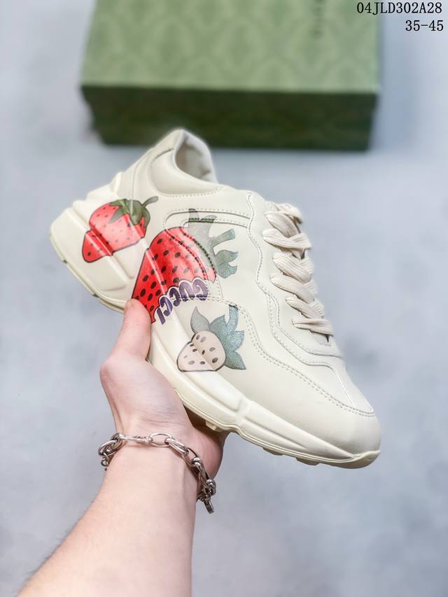 公司级gucci Rhyton Vintage Trainer Sneaker 古驰老爹3D皮革角状复古慢跑鞋 消退的巴黎世家姥爷潮，迎来时尚界潮流领军gucc