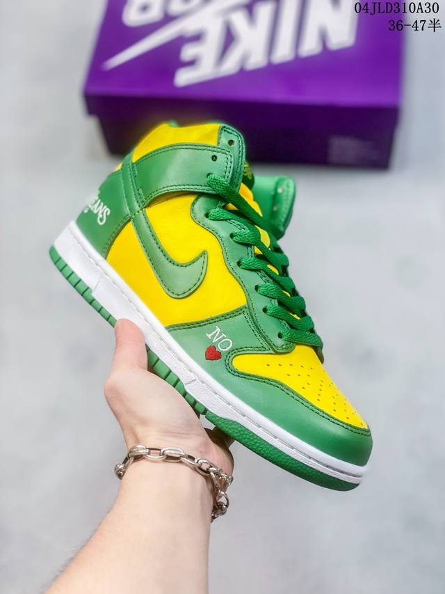 公司级带半码 耐克nike Sb Dunk Low 扣篮系列复古低帮休闲运动滑板板鞋。采用脚感柔软舒适zoomair气垫，有效吸收滑板等极限运动在落地时带来的冲