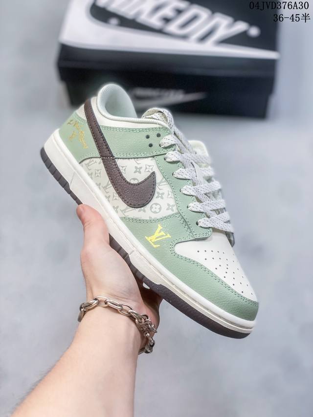 公司级带半码 耐克nike Sb Dunk Low 扣篮系列复古低帮休闲运动滑板板鞋。采用脚感柔软舒适zoomair气垫，有效吸收滑板等极限运动在落地时带来的冲