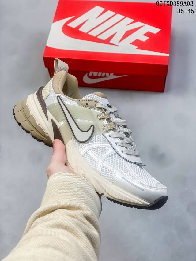 公司级nike V2K Runtekk 灰白 减震防滑复古低帮跑步鞋 材质上使用大面积网眼 皮革 Tpu 组成 支撑和透气性肯定不错 中底处由 Cushlon