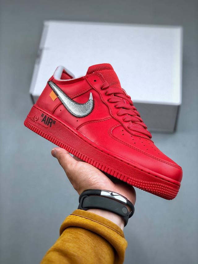 K Off-White X Nike Air Force 1 Ow联名空军一号低帮运动板鞋该款以白色为主体色调 ，搭配银色 Swoosh Logo 点缀白色标语