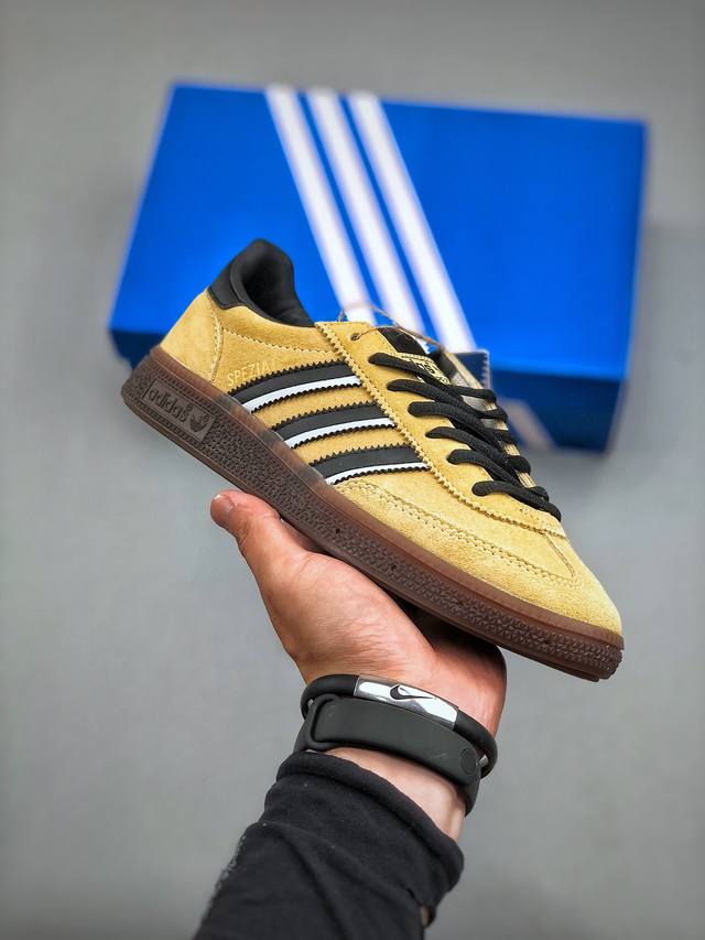 K Adidas Handball Spezial 公司级阿迪达斯经典款 复古休闲板鞋 #全鞋采用反毛皮制作 牛筋耐磨大底 承载青春情怀的板鞋 经典三条杠装饰鞋