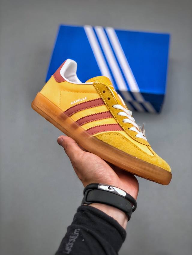 E Adidas Gazelle Indoor Trainers 羚羊内训系列低帮复古百搭休闲运动德训风板鞋“翻毛粘土黄橘黄生胶底”Ie2959 尺码：35-4