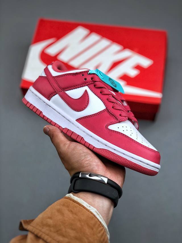 今日福利特价 Nike Sb Dunk Low 运动板鞋 独家版型蒸餾加工帶來的是更好的视觉和脚感体验大厂纯原品质出货 清洁度 电绣工艺 皮料切割干净无任何毛边