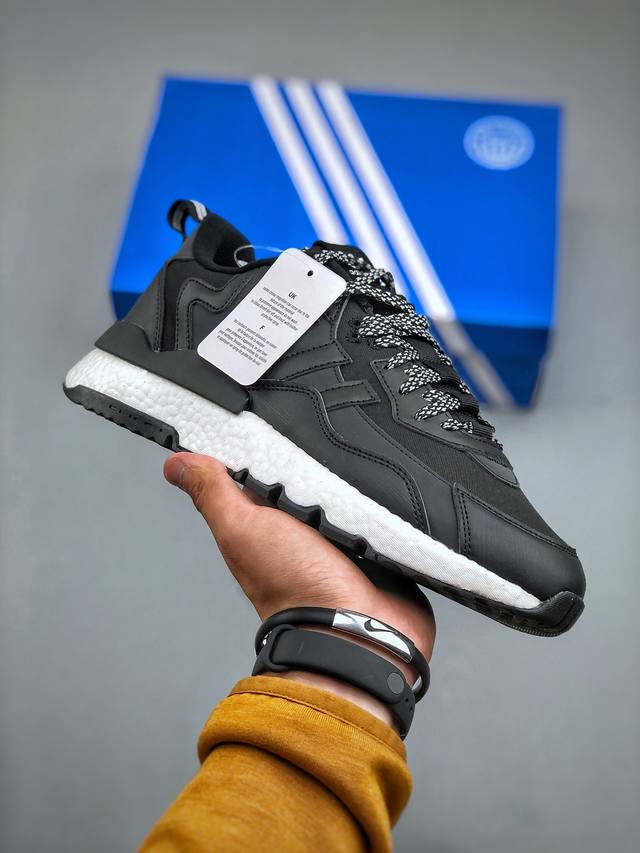 E Adidas Nite Jogger Winterized 3M 夜行者复古休闲运动跑鞋。极具复古风格鞋头及鞋跟点缀3M反光设计极为亮眼中底采用全掌 Boo