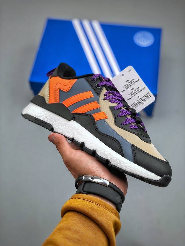 E Adidas Nite Jogger Winterized 3M 夜行者复古休闲运动跑鞋。极具复古风格鞋头及鞋跟点缀3M反光设计极为亮眼中底采用全掌 Boo