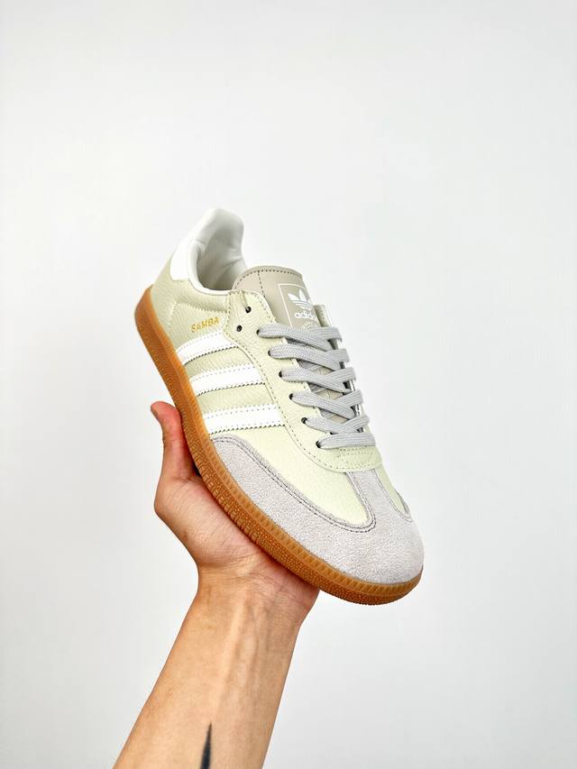 终端放货 D版 Adidas Originals Samba Og 防滑 耐磨 低帮 板鞋 男女同款 简约大方的造型设计，给人以随性休闲的时尚格调，穿着舒适轻便