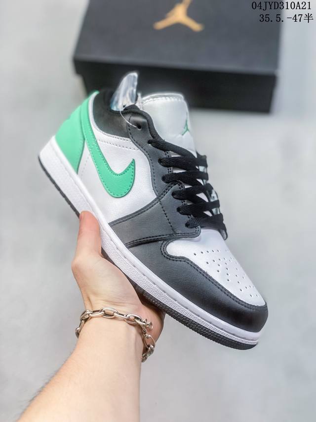 耐克 乔丹air Jordan 1 Low Aj1 乔1 乔丹1代aj1 低帮复古文化休闲运动篮球鞋 从1985 年面世的元年款汲取设计灵感，采用简洁大方的经典